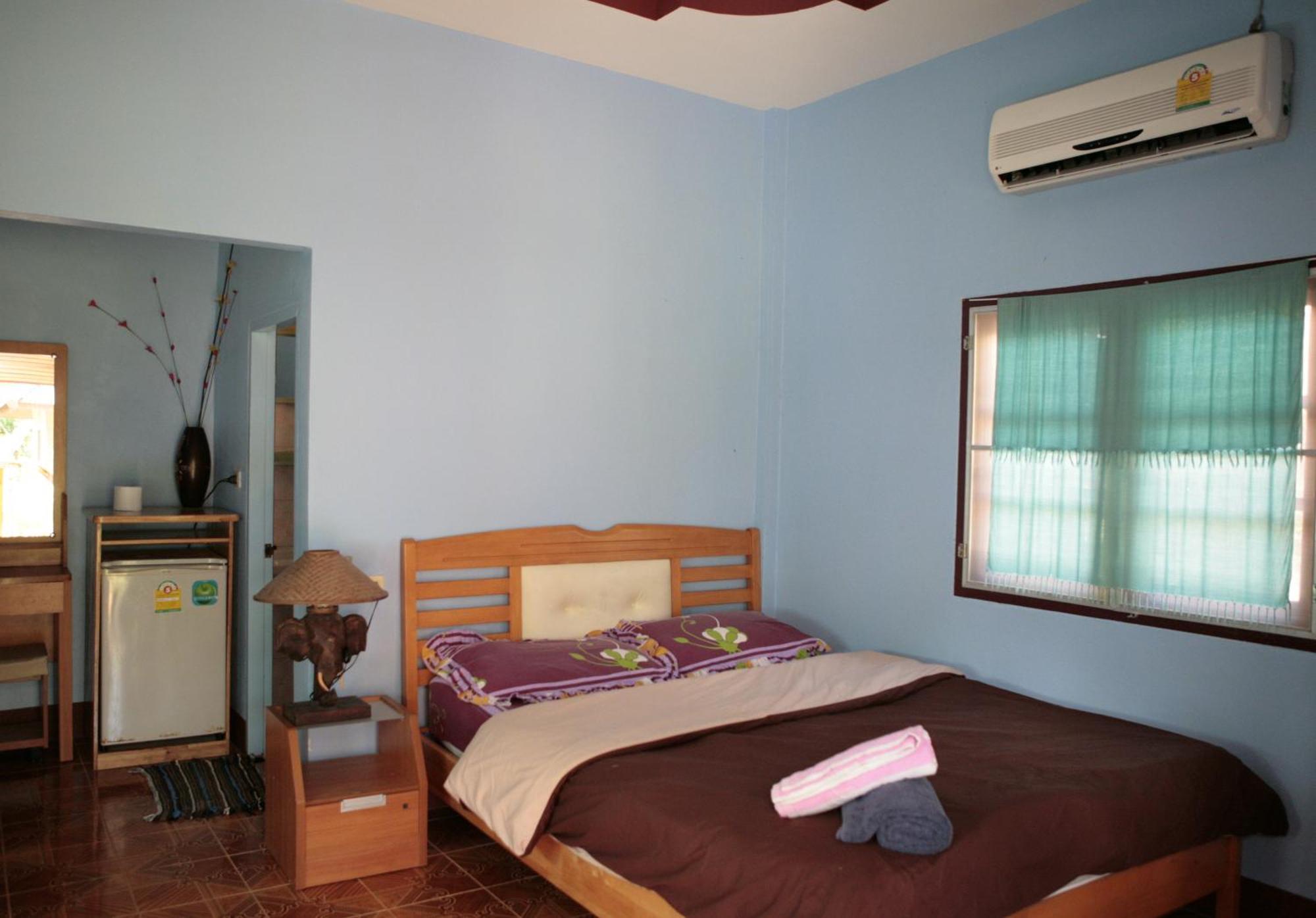 Jungle Hut Bungalows & Hotel Haad Chao Phao Exterior foto