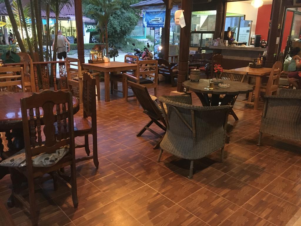 Jungle Hut Bungalows & Hotel Haad Chao Phao Exterior foto