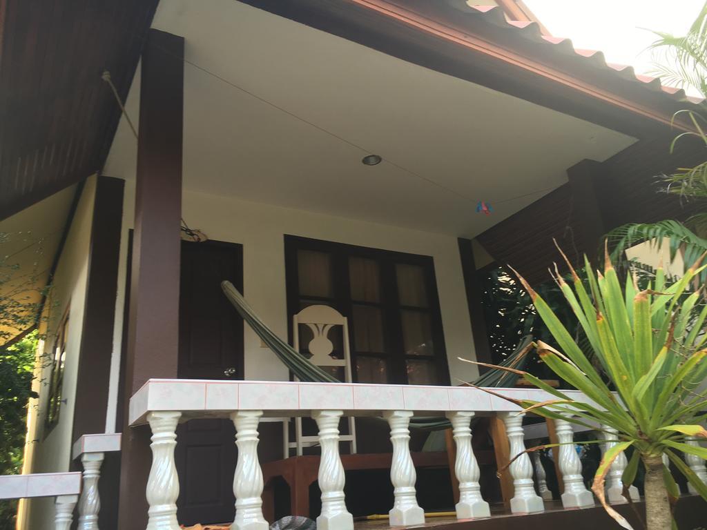 Jungle Hut Bungalows & Hotel Haad Chao Phao Exterior foto